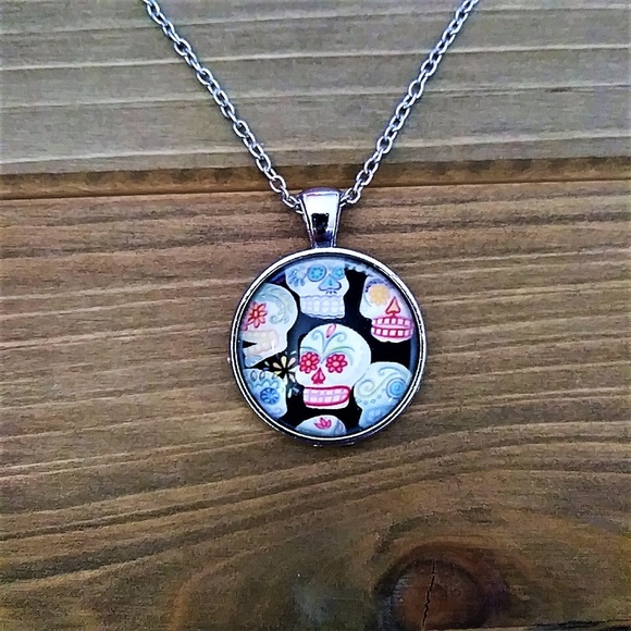 3 for $49 NEW Sugar Skulls Necklace - Picture 5 of 5